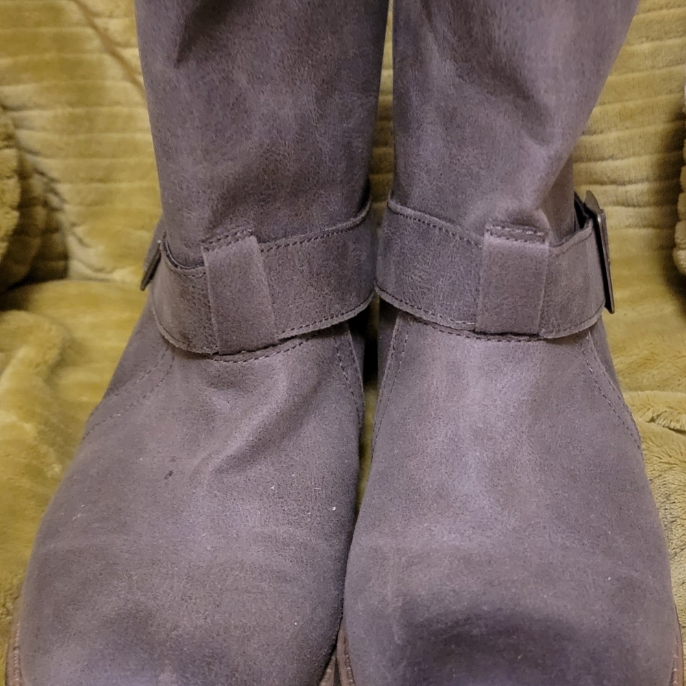 Womens gray boots